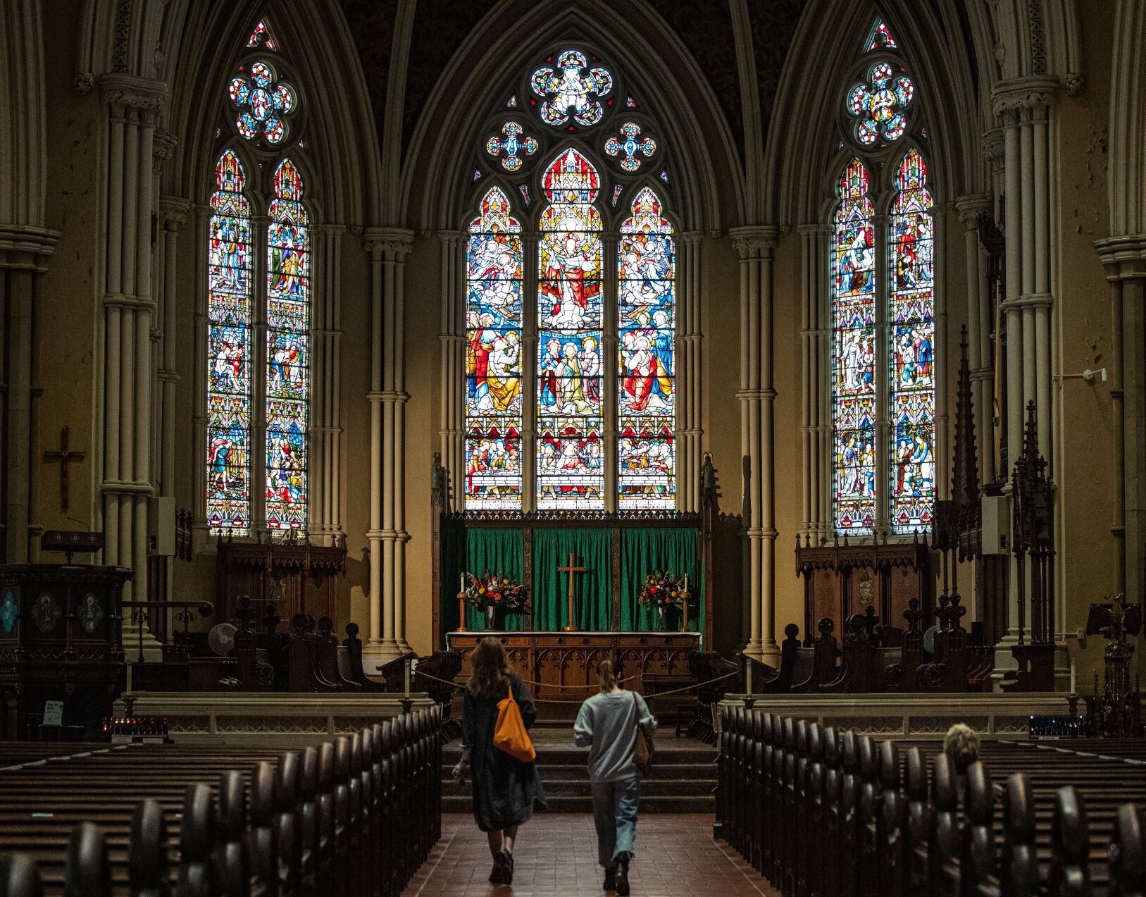 STAINEDGLASS-WALKING-TORONTO.JPG